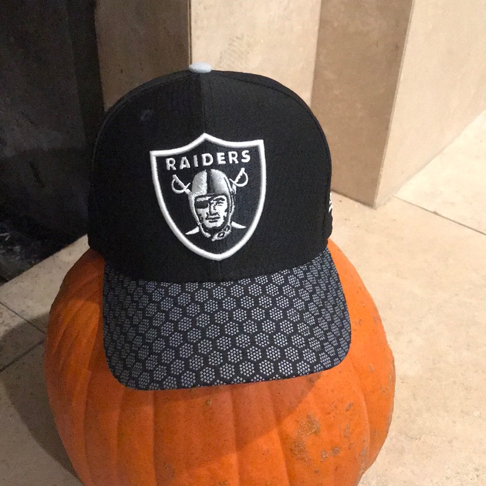 Raiders hat